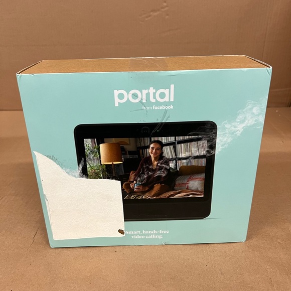 NEW Portal from Facebook [Gen 1]. Smart, Hands-Free Video Calling with Alexa - Picture 2 of 7